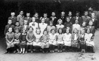 II. a III. třída obecné školy 1951